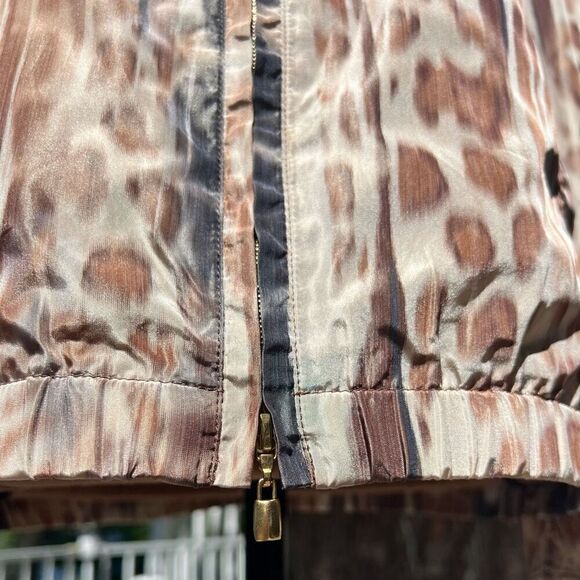St. John Animal Printed Taffeta Windbreaker Jacket Praline Multi Women’s P - Picture 9 of 16
